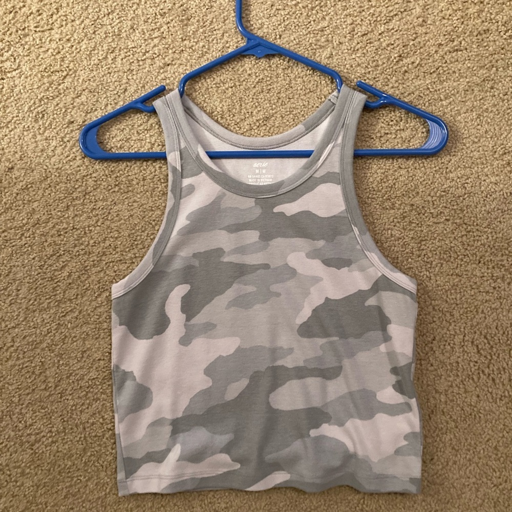 Aerie women’s cropped tank top